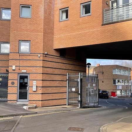 Triumph House: Central Coventry 3-Bed Apartment Exterior photo